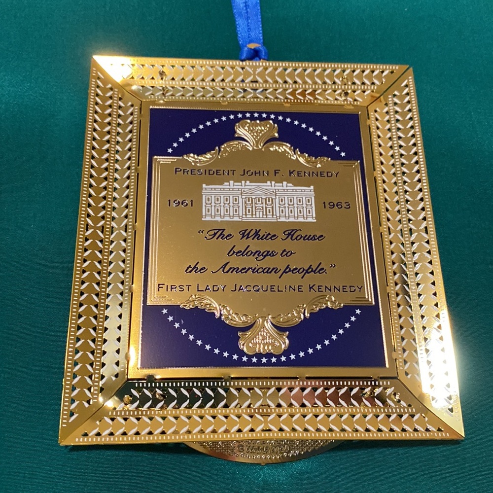 2020 White House Kennedy Christmas Ornament - Picture 6 of 7